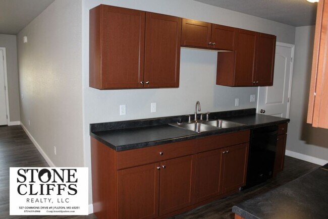 Foto del edificio - 3 bed / 2 Bath / 1 Car Garage