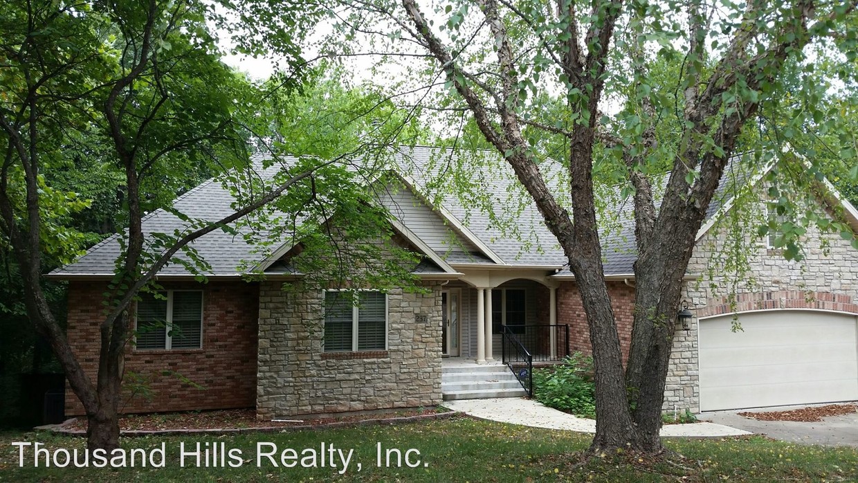Primary Photo - 4 br, 3 bath House - 237 Country Bluff Drive
