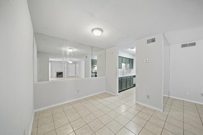 Foto del edificio - 9797 Leawood Blvd