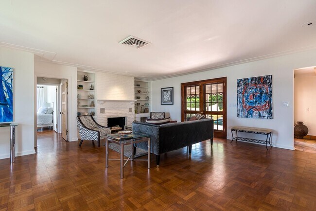 Building Photo - 2415 S Flagler Dr