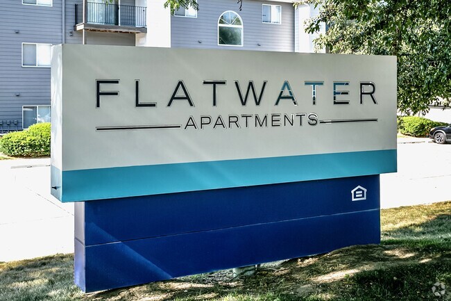 Building Photo - Flatwater