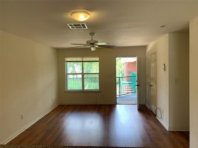 Foto del edificio - 317 Cherry St