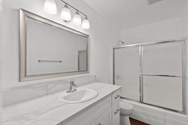 Foto del edificio - Westlake Villas