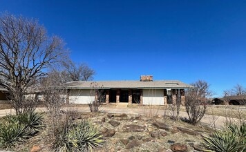 Building Photo - 3843 E 69th St