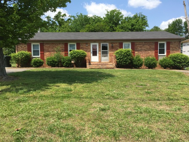 Building Photo - 1306 Diuguid Dr