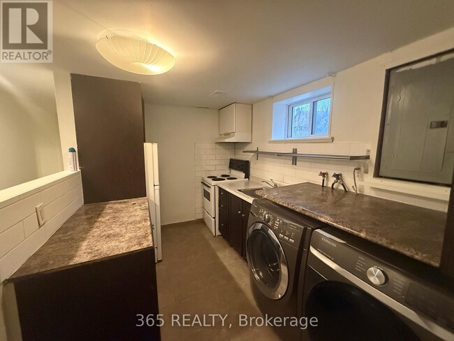 Building Photo - 202 Renforth Dr