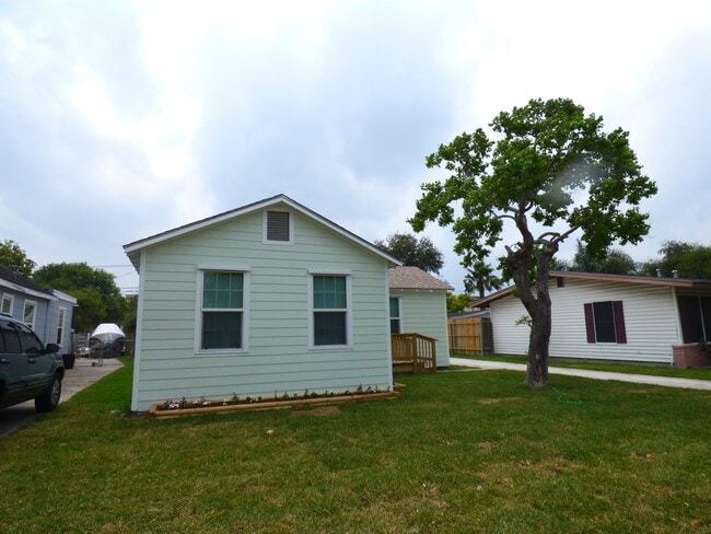 Foto del edificio - 3529 Topeka St