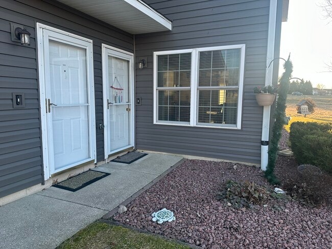 Building Photo - 6413 Oak Crest Ln