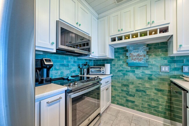 Foto del edificio - GORGEOUS FURNISHED OFF-SEASON RENTAL AVAIL...