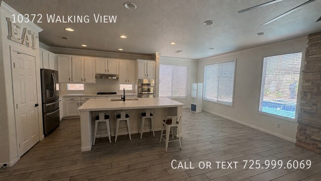 Building Photo - 10372 Walking View Ct