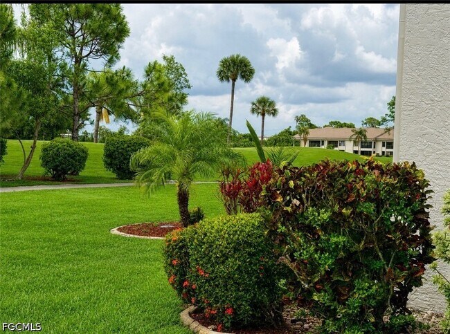 Foto del edificio - 5765 Trailwinds Dr