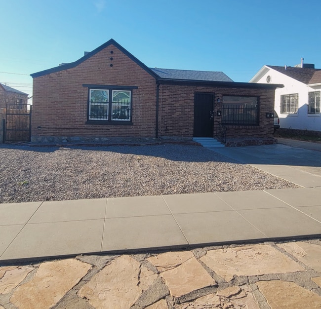 Foto del edificio - 3722 Sacramento Ave