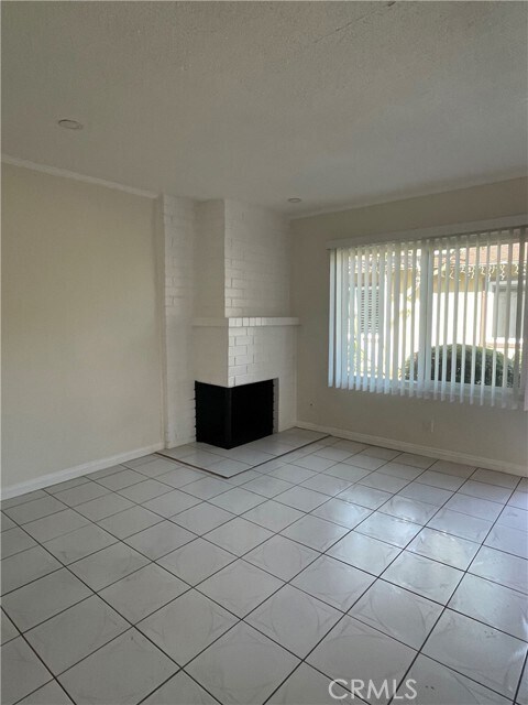 Foto del edificio - 1541 E La Palma Ave