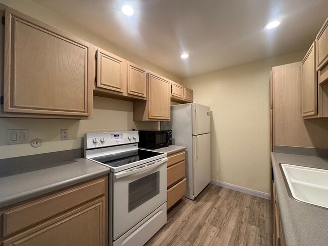 Building Photo - Great 1B/1BA Condo in Carlsbad!