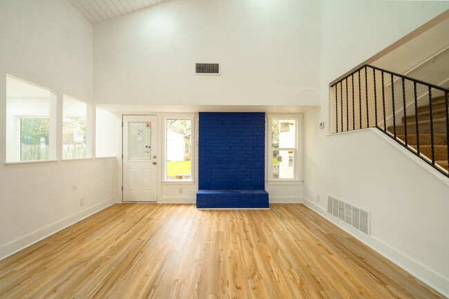 Building Photo - 8914 Brightwater