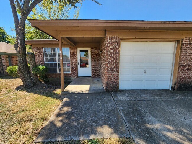 Foto del edificio - Charming 2 bedroom Duplex in Burleson