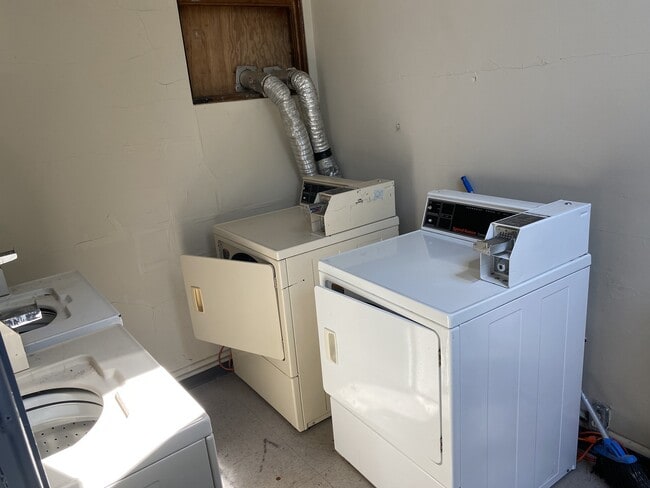 Laundry Mat in Building - 571 Spruce St