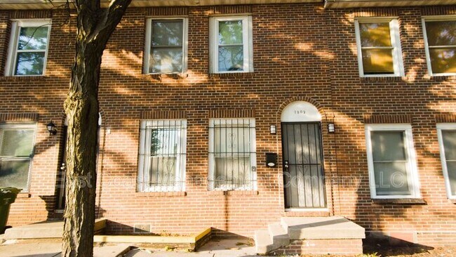 Building Photo - 1909 Brunt St