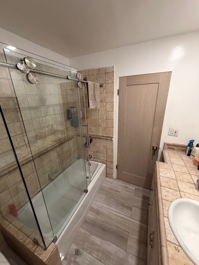 Foto del edificio - 2396 Redlands Dr