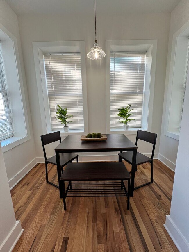 Photo - 106 E Broad St Apartment