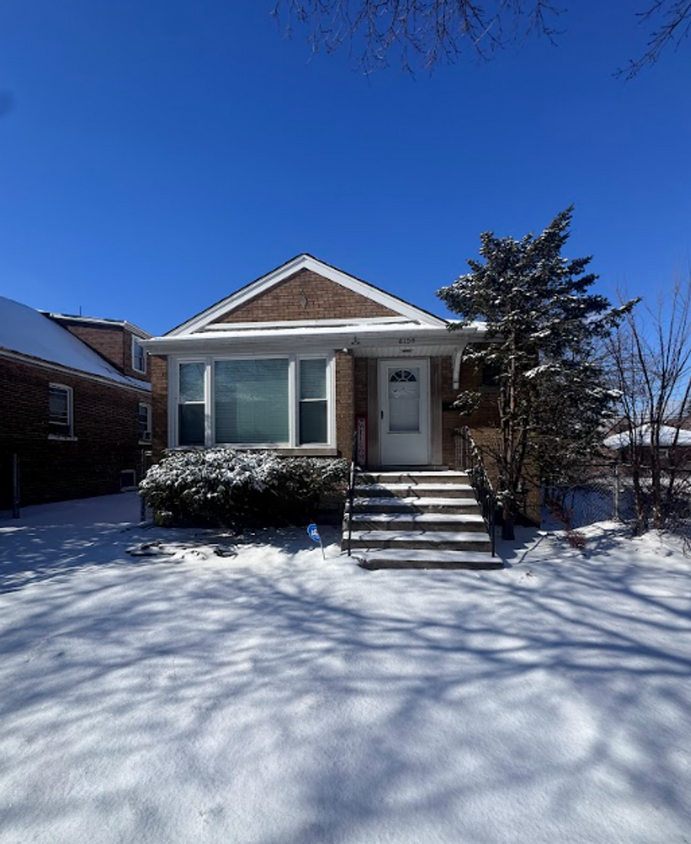 Foto principal - Newly Renovated 4-bed 2-bath- South Shore ...