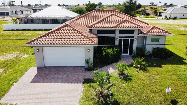 Foto del edificio - 1324 Old Burnt Store Rd N