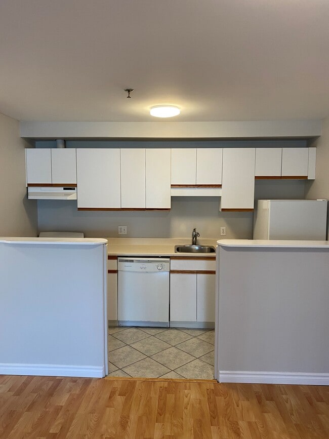 Building Photo - 3034 Windsor St