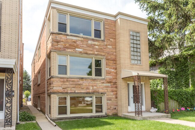 Building Photo - 5105 W Waveland Ave