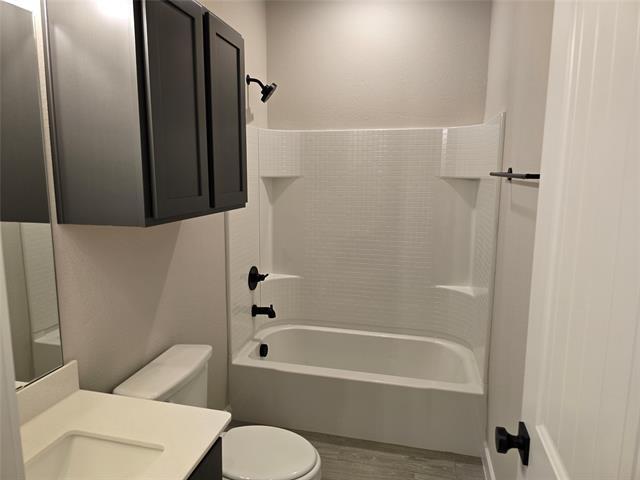 Building Photo - 3808 Malibu Dr