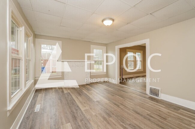 Foto del edificio - 152 Westdale Ave NW