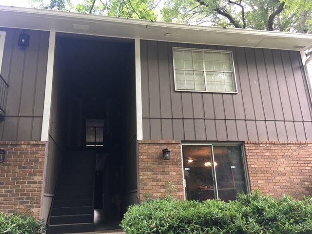 Primary Photo - 1695 Hawthorne Ave