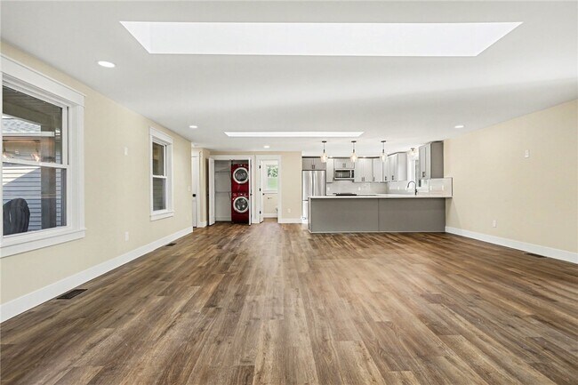 Building Photo - 24 Sandpiper Hill