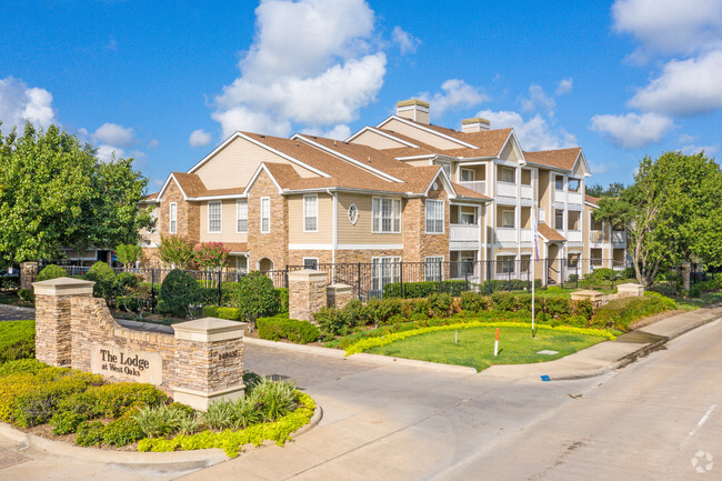 Foto del edificio - The Lodge at West Oaks