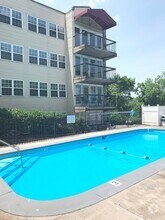 Building Photo - 2749 Sullins St
