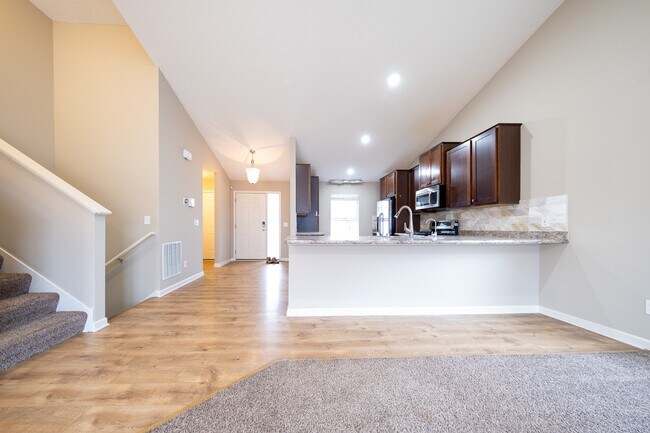 Foto del edificio - 15222 Emory Ave