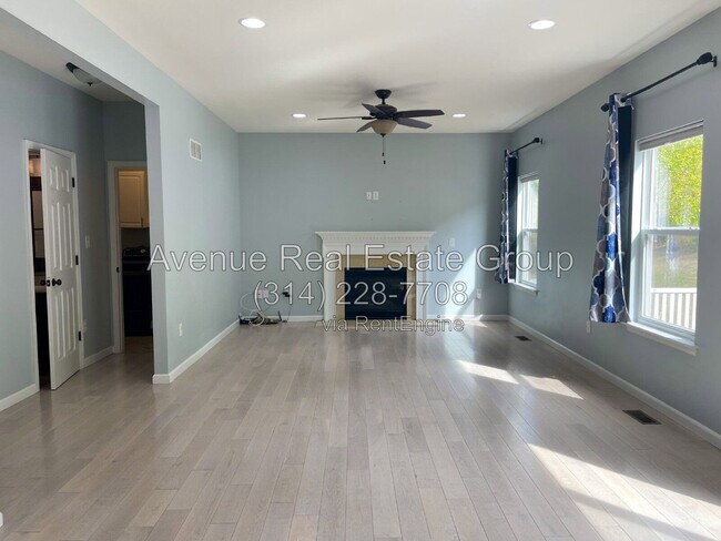 Foto del edificio - 948 Meramec Grove Dr