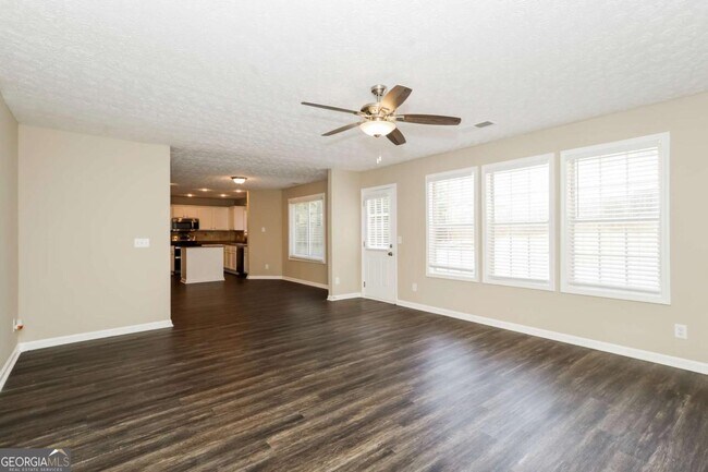 Building Photo - 2462 Tolliver Dr