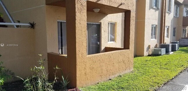 Building Photo - 6201 SW 131st Ct