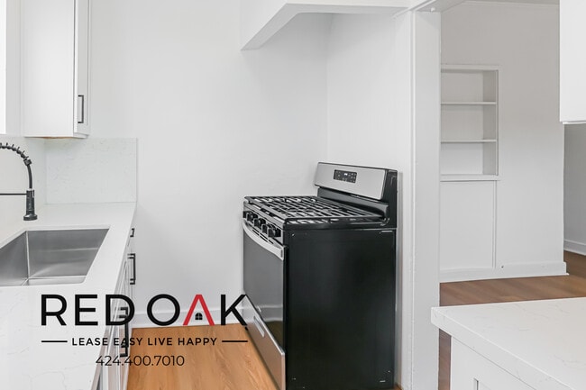 Foto del edificio - 4348 Lockwood Ave