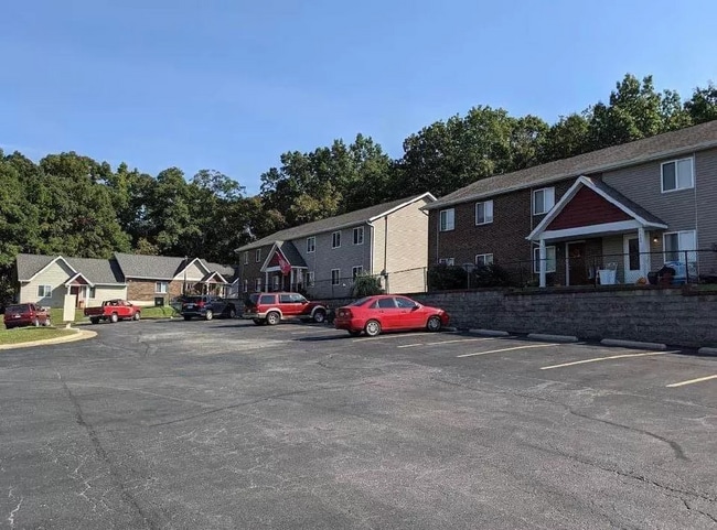 Building Photo - 613 Palisades Dr