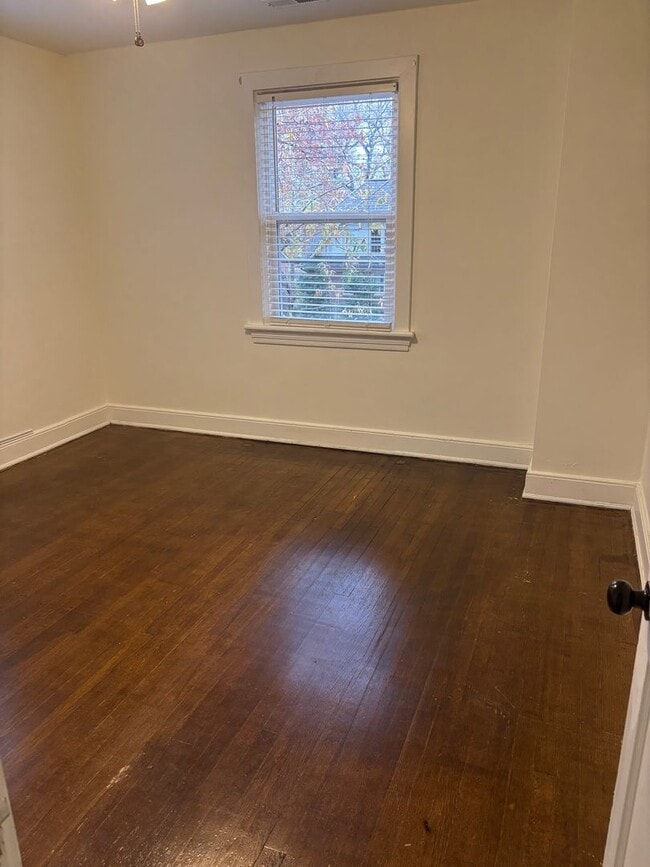 Building Photo - Charming 2-bedroom 1 bath