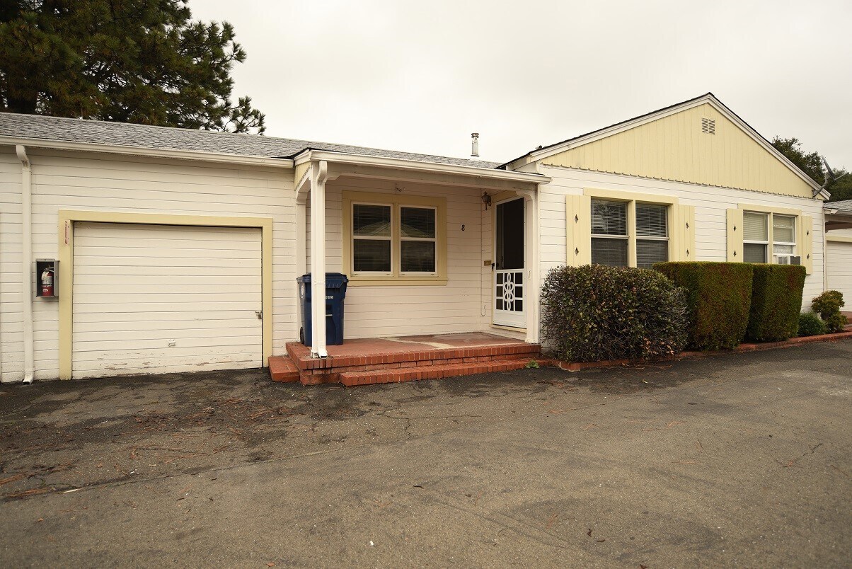 22108 Center St Unit 8, Castro Valley, CA 94546 Apartments in Castro