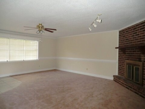 Building Photo - 2424 Mims Rd