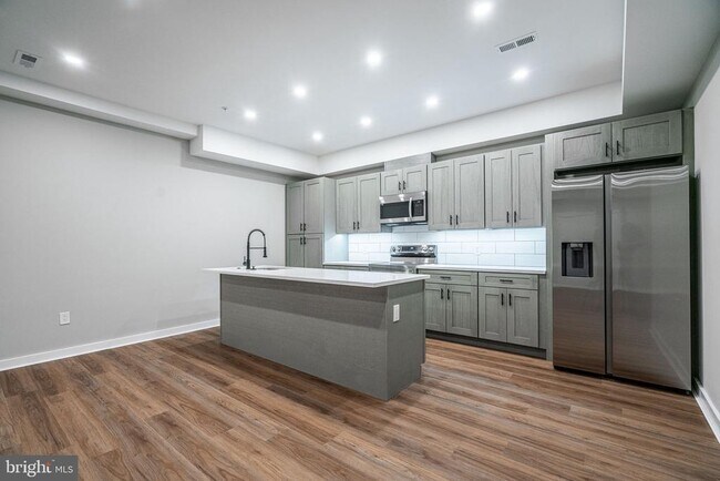 Foto del edificio - 1217-19 E Columbia Ave