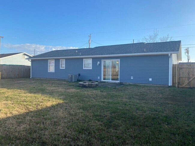 Foto del edificio - Cozy & Centrally Located 3Bed/2Ba in Lynn ...