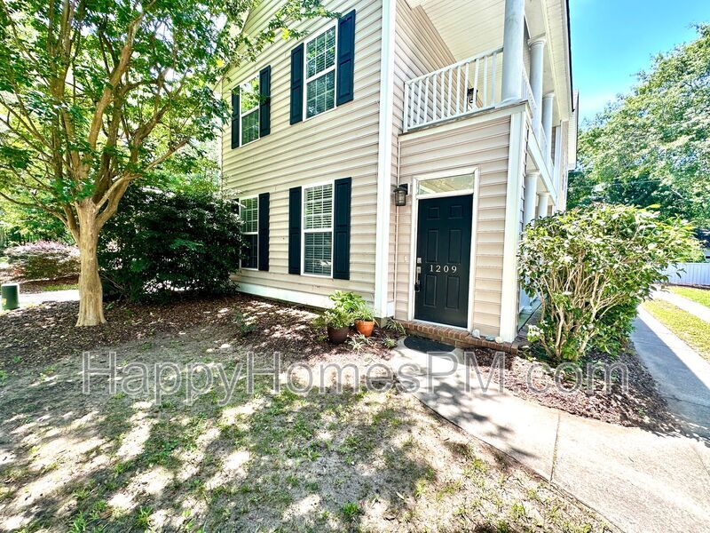 Foto principal - 1209 Laurel Park Trail