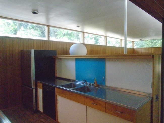 Building Photo - 1052 Arlington Blvd