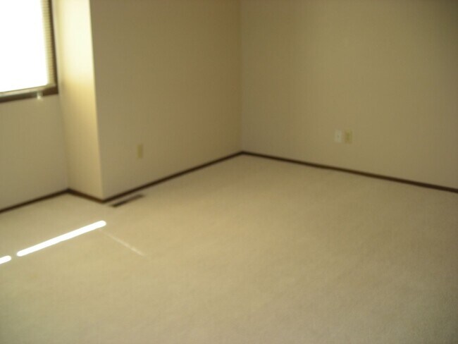 Building Photo - Premier Home Rentals