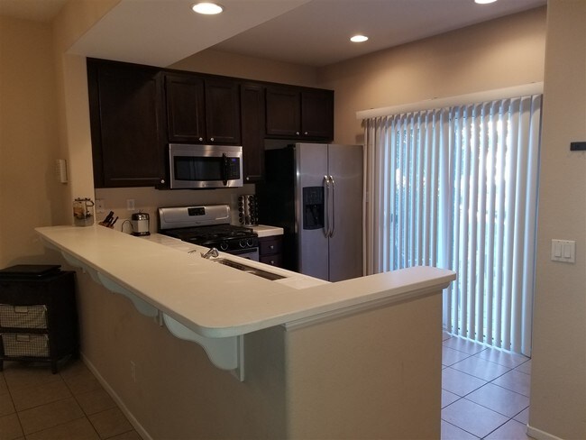 Building Photo - 1468 Burgundy Dr