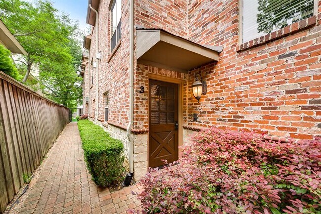 Foto del edificio - 3305 Rosedale Ave